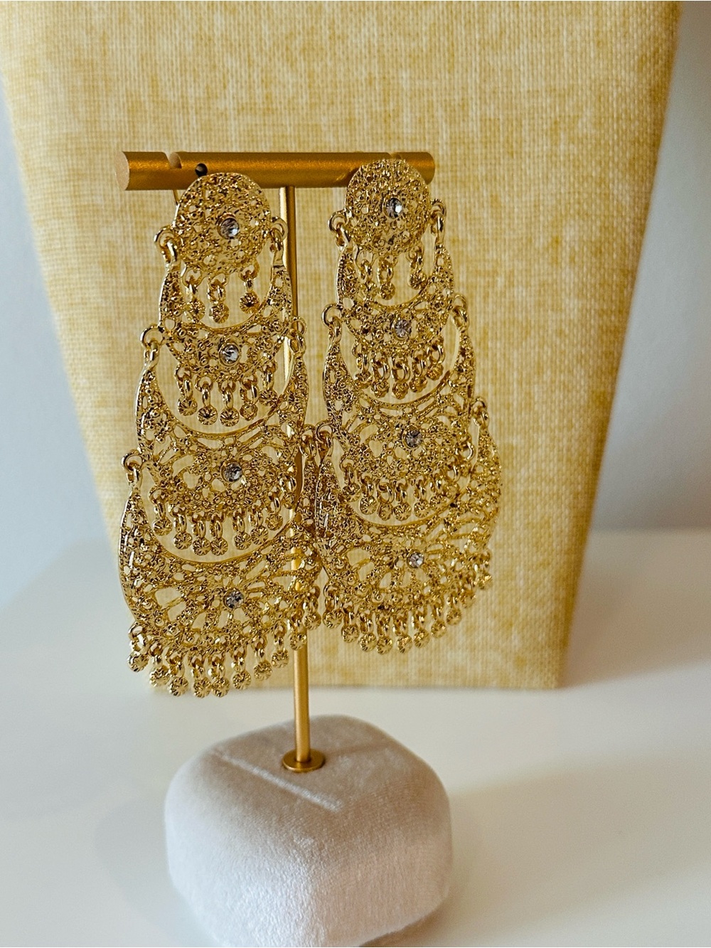 Fashion Jewelry Gold Filigree Chandelier Earrings